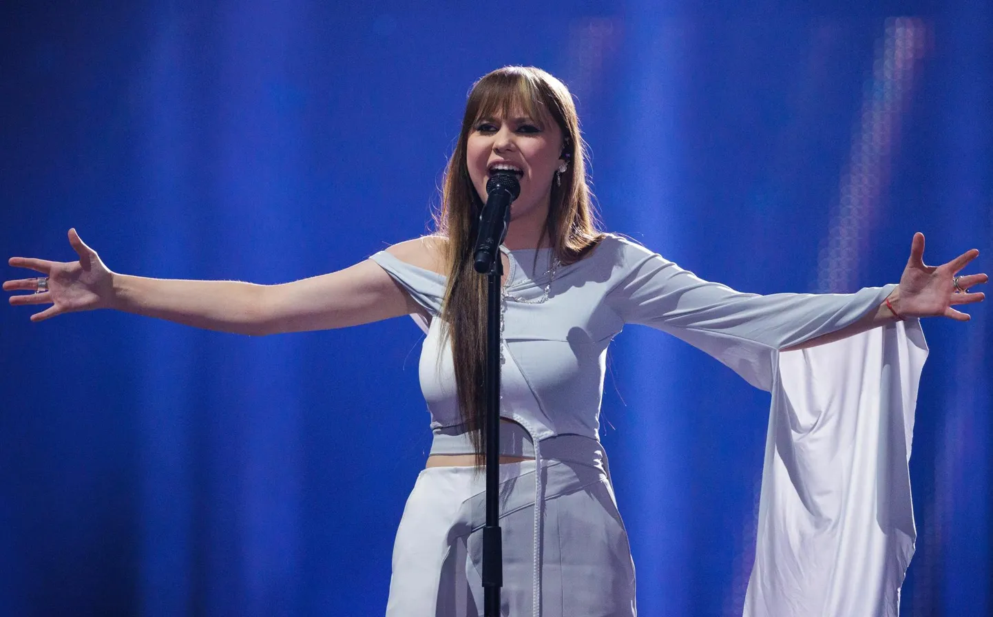 11.02.23, Tallinn Eesti Laulu finaalvõistlus Tallinnas Tondiraba jäähallis. Fotol Eesti Laul 2023 võitja ja Eesti esindaja Liverpoolis toimuval Eurovisioonil Alika Milova esitamas finaalsaates võidulugu Bridges. Foto Taavi Sepp, Postimees FOTO: Taavi Sepp