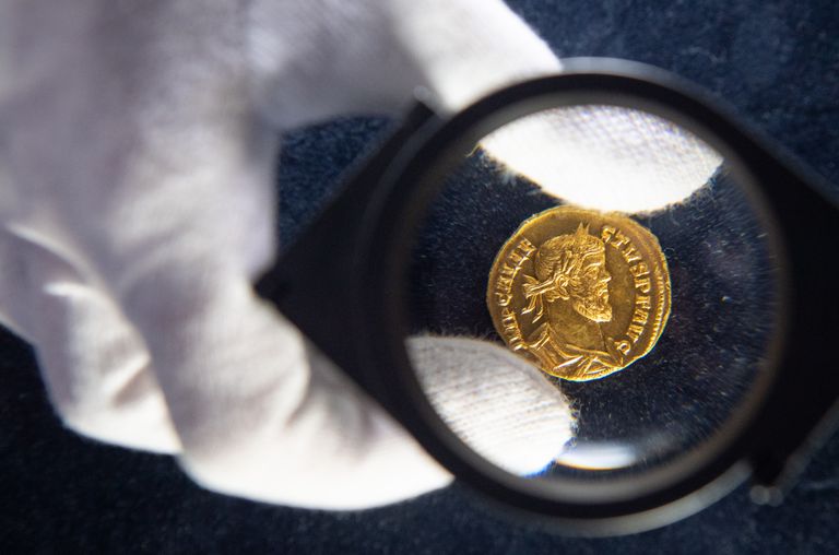 Vana-Rooma usurpaator-keisrit Allectust kujutav münt müüdi rekordhinnaga