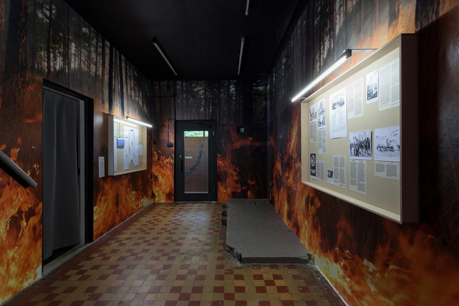 Näituse teisel korrusel vahetavad koha sisemine ja välimine.