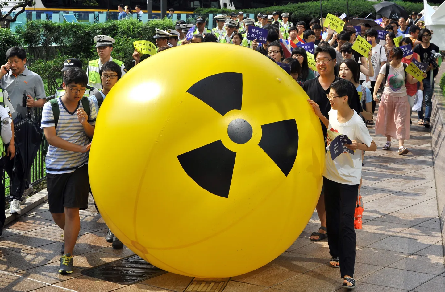 Aatompommivastane meeleavaldus Lõuna-Koreas Soulis.