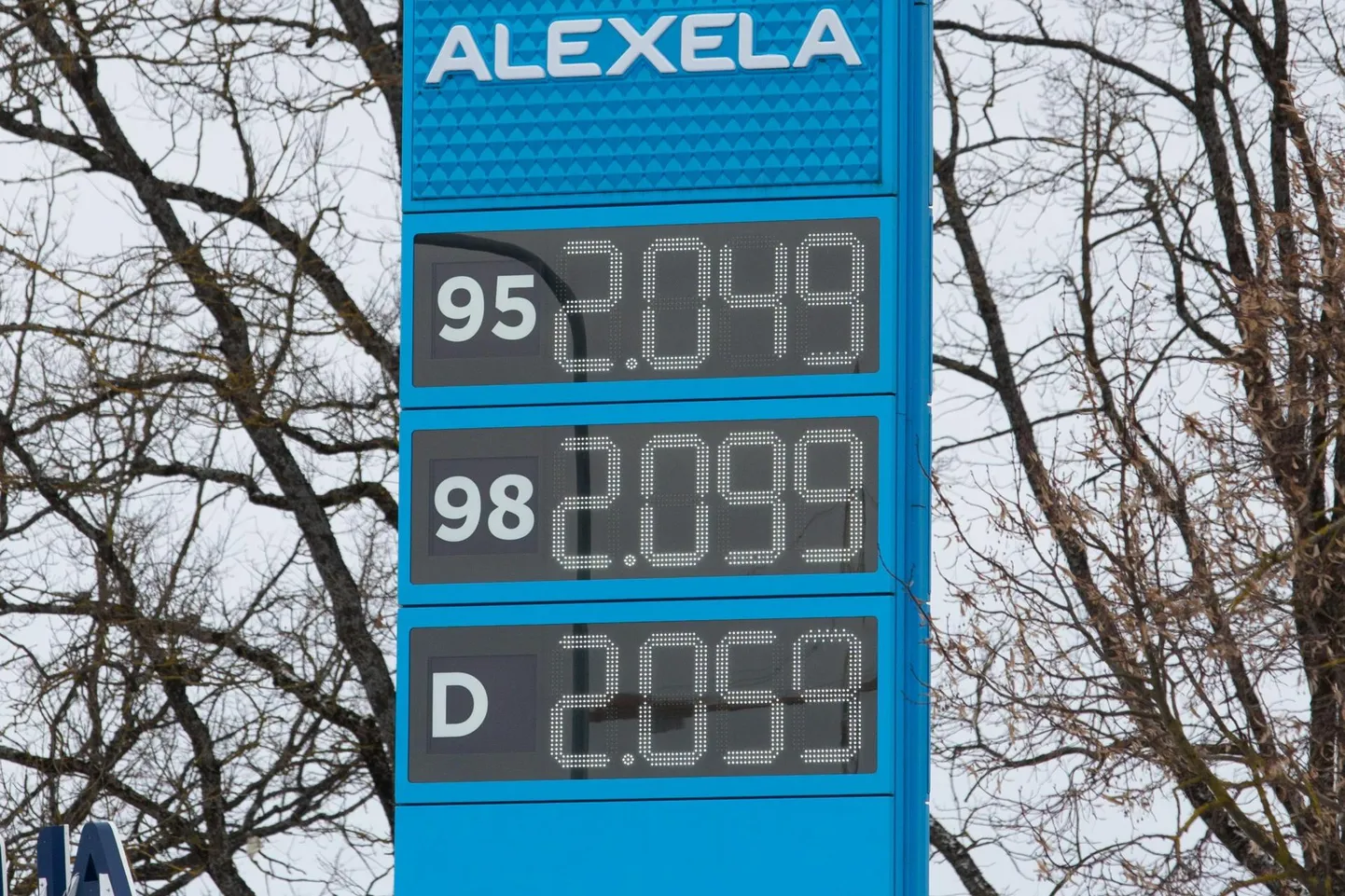 Hinnad tanklas aprillikuus. Nüüd on kaheeurosed bensiinihinnad tagasi