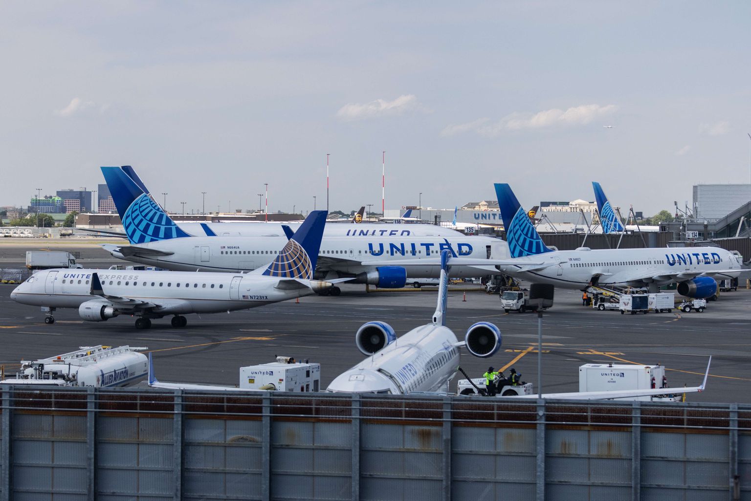 United Airlinesi lennukid New Jersey Newark Liberty rahvusvahelisel lennuväljal 1. juulil 2022.