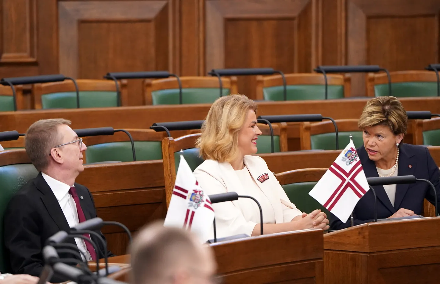 Valsts prezidents Edgars Rinkēvičs, Ministru prezidente Evika Siliņa un ārlietu ministre Baiba Braže piedalās Saeimas sēdē, kuras laikā norisinās ikgadējās ārpolitikas debates.