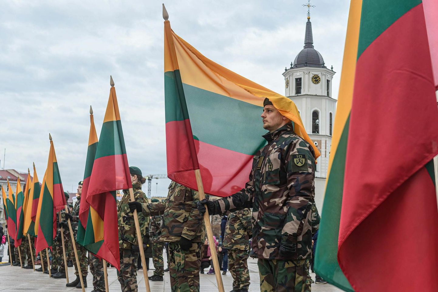 Leedu sõjaväelased 1. jaanuaril riigi lipupäeva tseremoonial. 