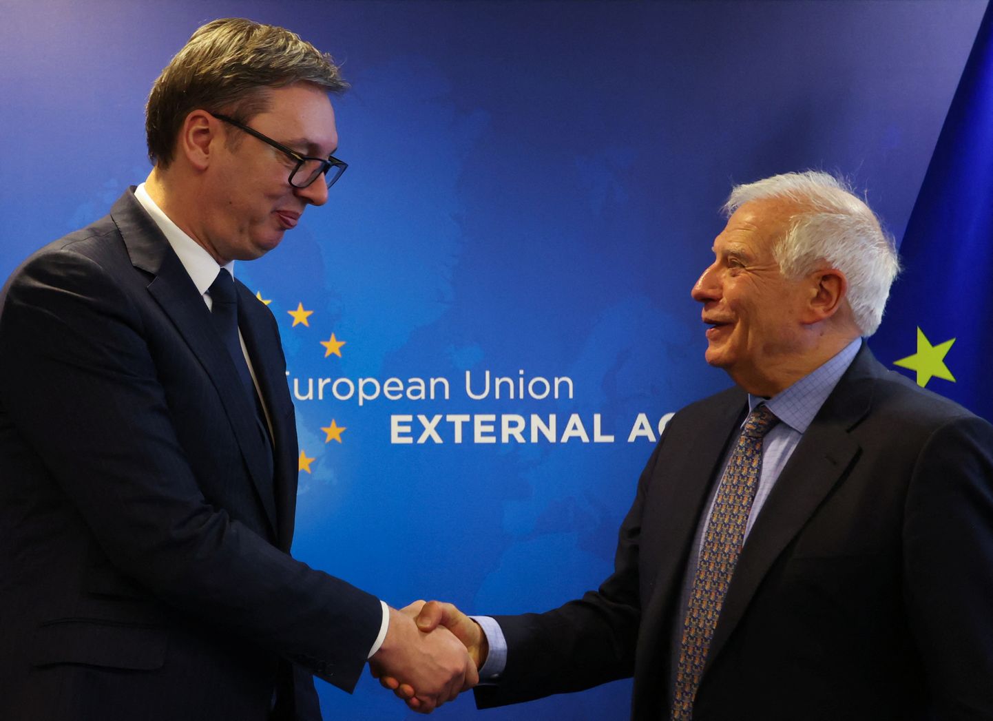 Президент Сербии Александр Вучич и глава европейской дипломатии Жозеп Боррель.