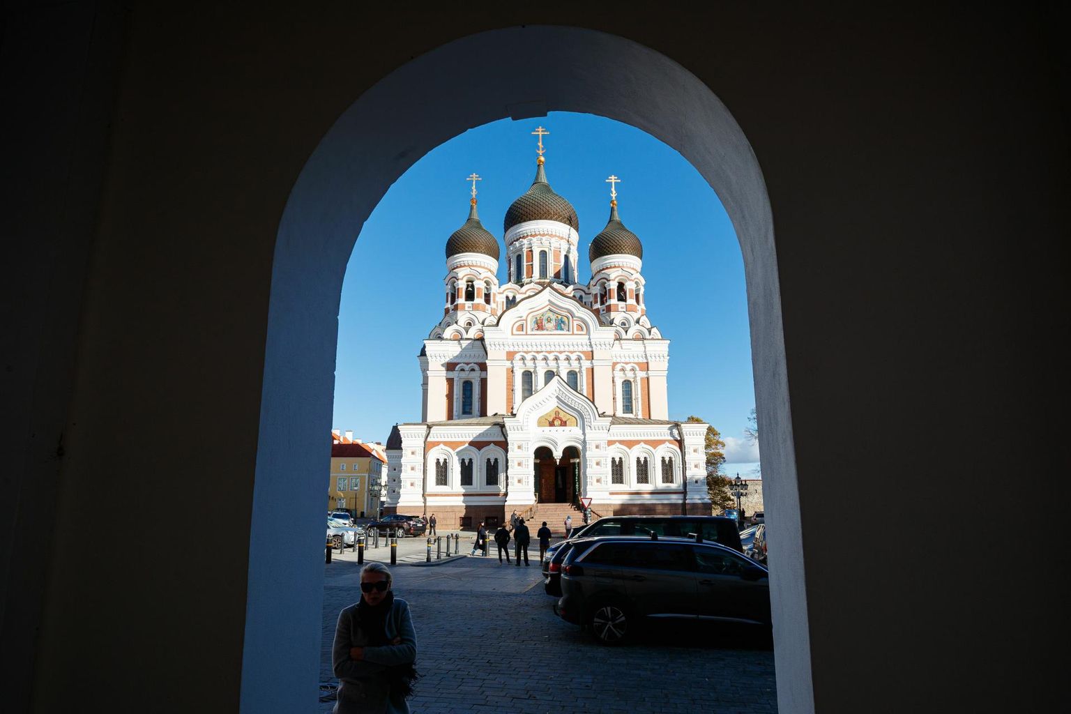 Siiani pole julgeolekuasutused Eestis asuvas Vene õigeusu kirikus sõda õhutavat tegevust märganud.