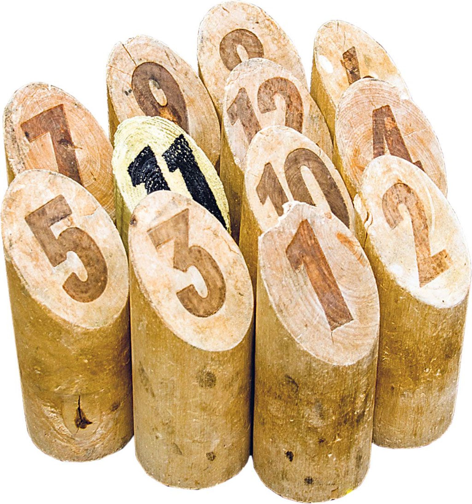 Mölkky-mängus kasutatakse kahtteist nummerdatud kurni.