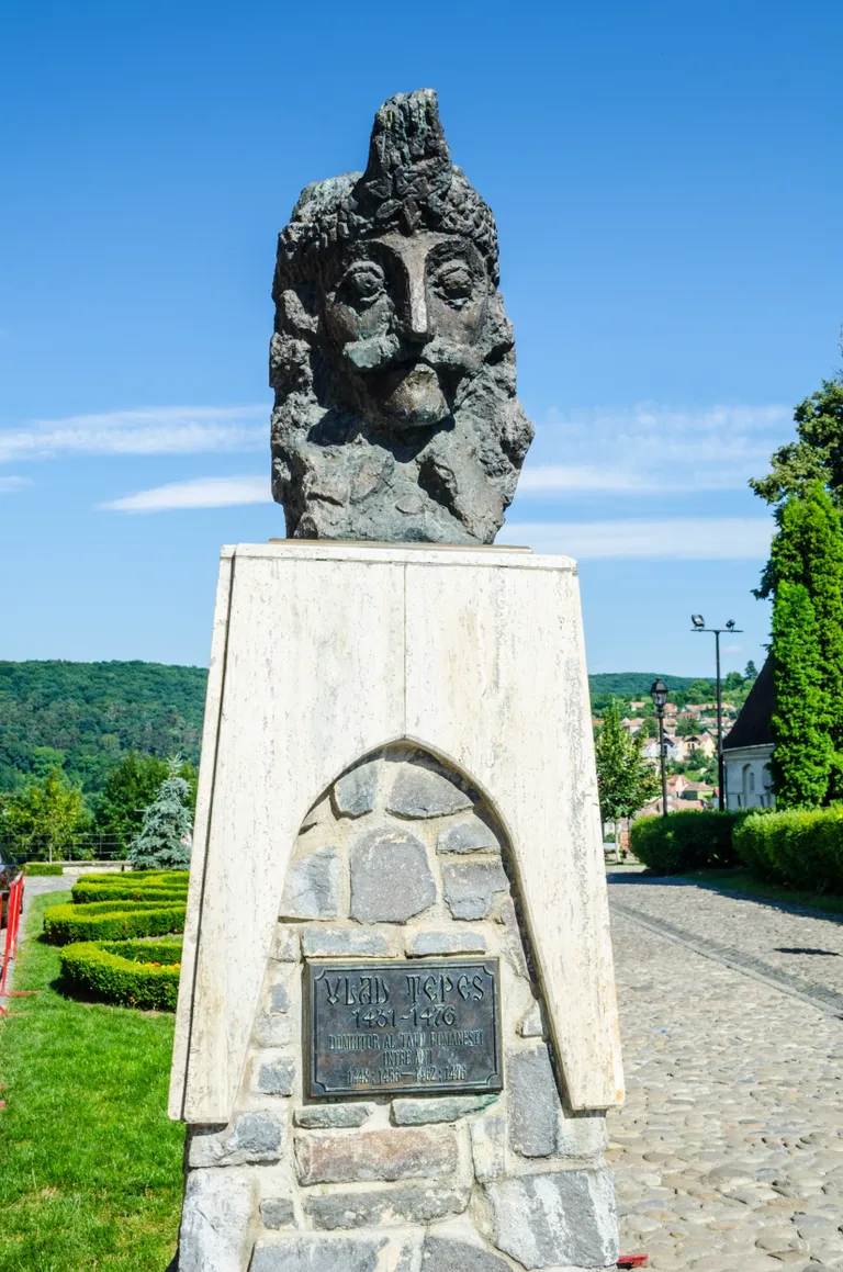 Vlad III Dracula büst