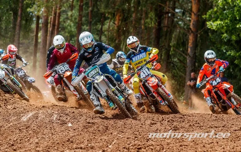 MX2-klassis sõitev pärnakas Jörgen-Matthias Talviku (nr 261) on sel hooajal võitnud kõik Eesti meistrivõistluste etapid.