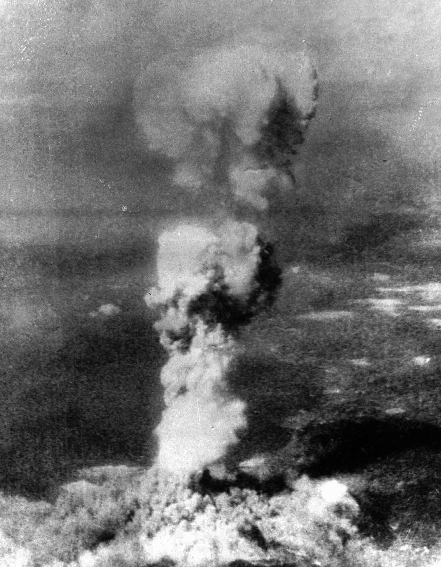 Ameeriklased panid 6. augustil 1945 Jaapani linna Hiroshima kohal plahvatama tuumapommi