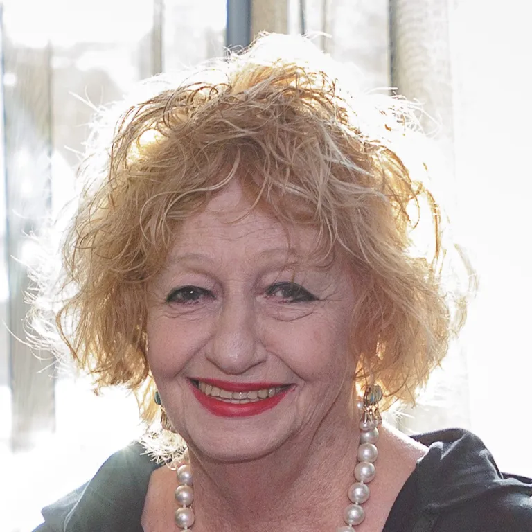 Елена Скульская.