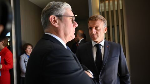 Macron andis Briti peaminister Starmerile üle riigi kõrgeima autasu