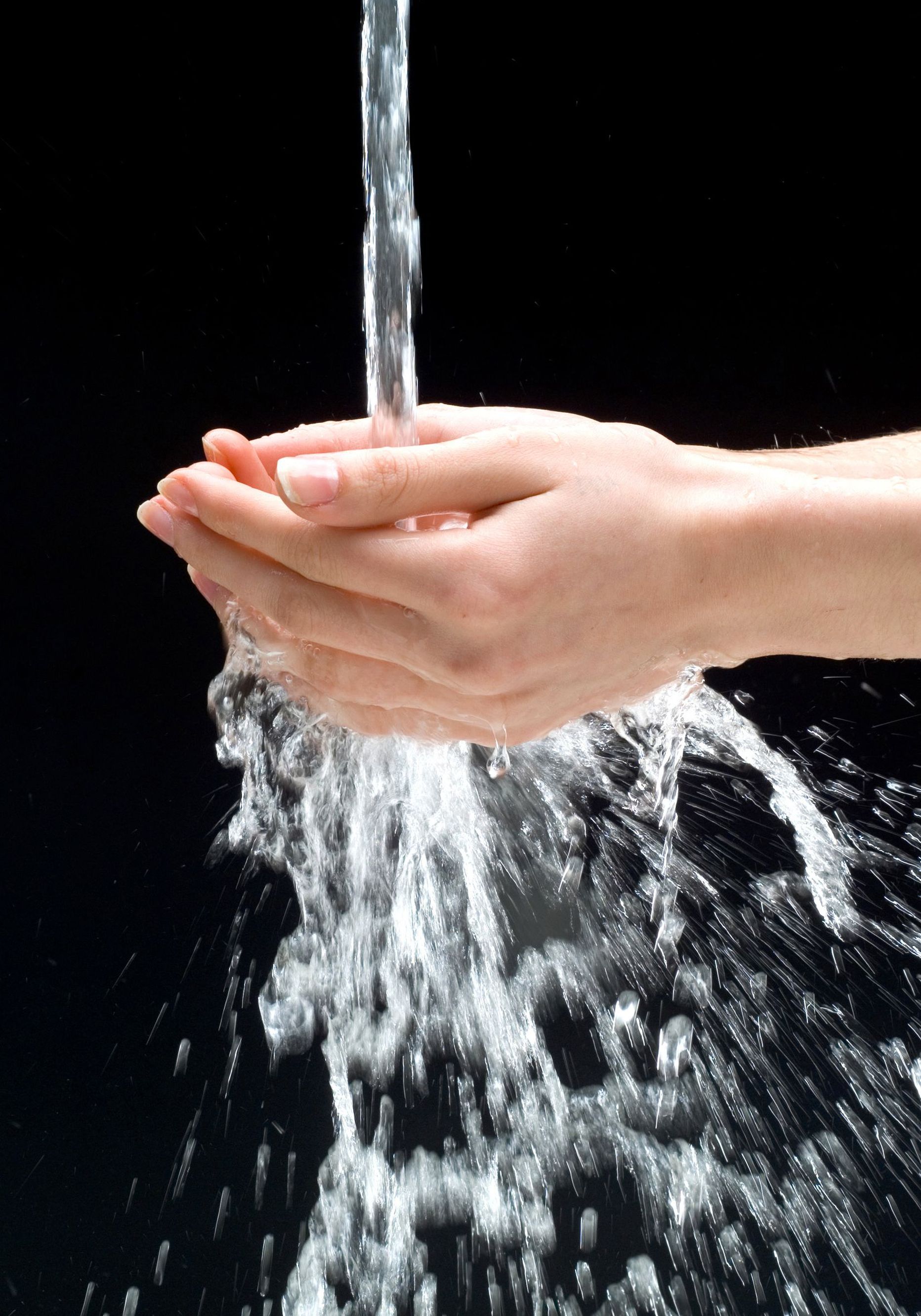 Käsi tuleb pesta voolava vee all vähemalt 30 sekundit.