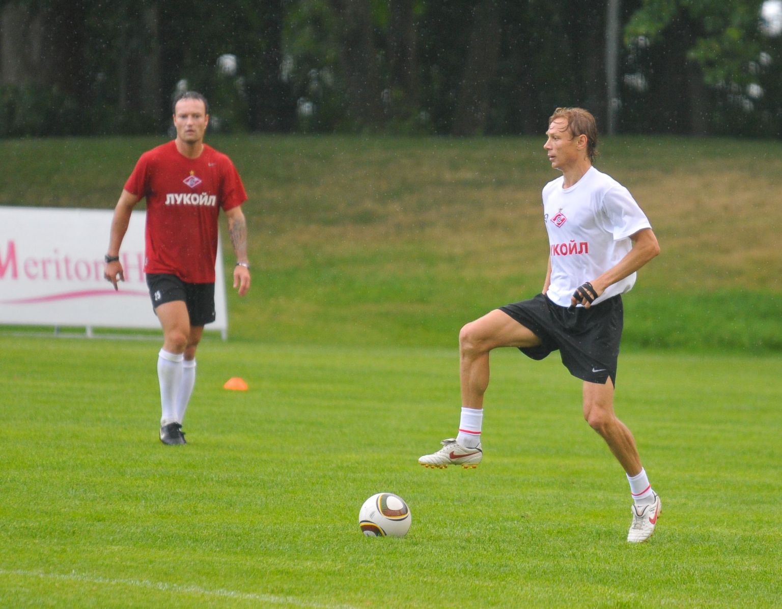 Valeri Karpin Moskva Spartaki jalgpallimeeskonna treeningul esmaspäeval Tallinnas
