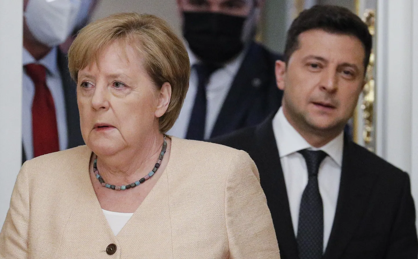Volodõmõr Zelenskõi ja Angela Merkel eile Kiievis.