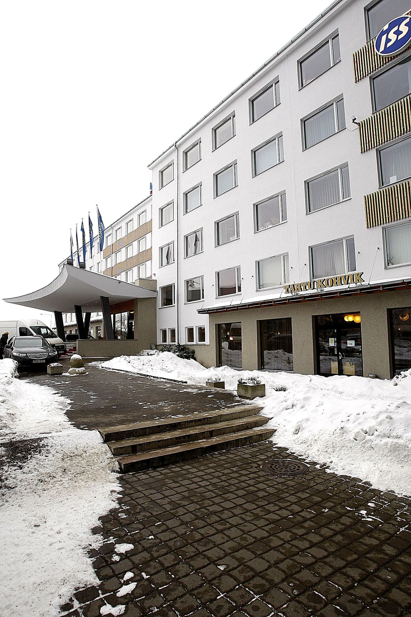 Kohvikut mahutav laiendus on plaanis ehitada Tartu hotelli peauksest paremale sellisena, et see järgiks hoone algset stiili, millest lähtuti ka hoonet 2000. aastal renoveerides.