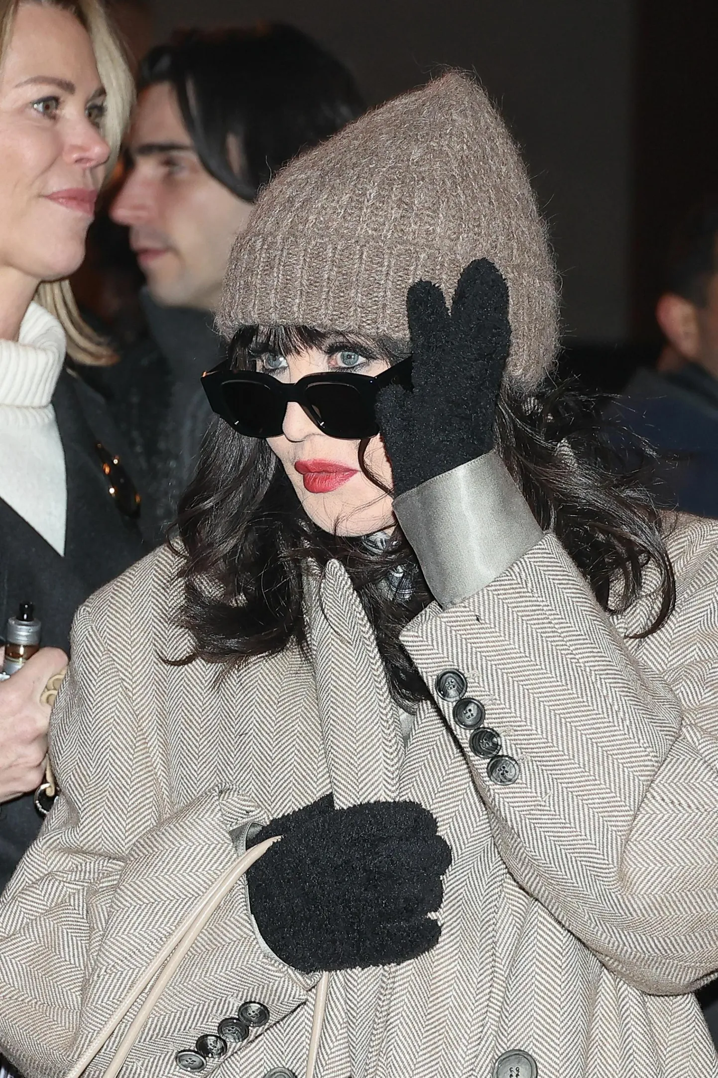 Isabelle Adjani väisas eelmise nädala neljapäeval Pariisi moenädalat ja tutvus Alexandre Mattiussi järgmise hooaja meesteriiete sügiskollektsiooniga.