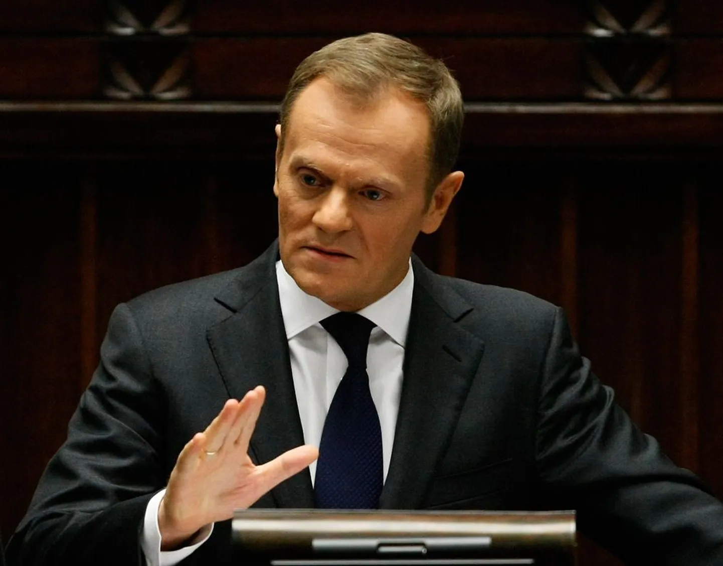 Donald Tusk eile parlamendis.