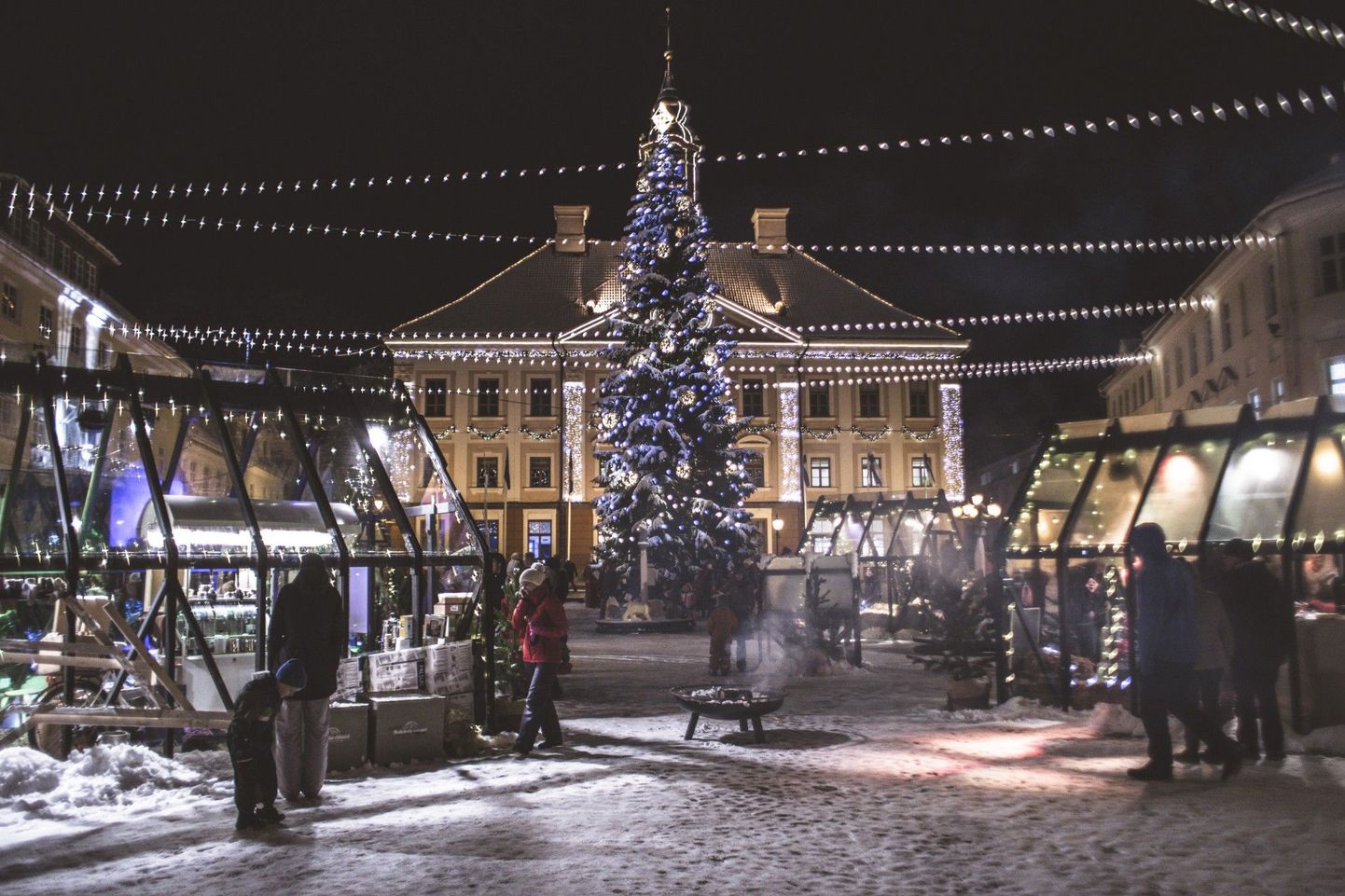 Tartu linn süütab pühapäeval jõulukuuse tulukesed.