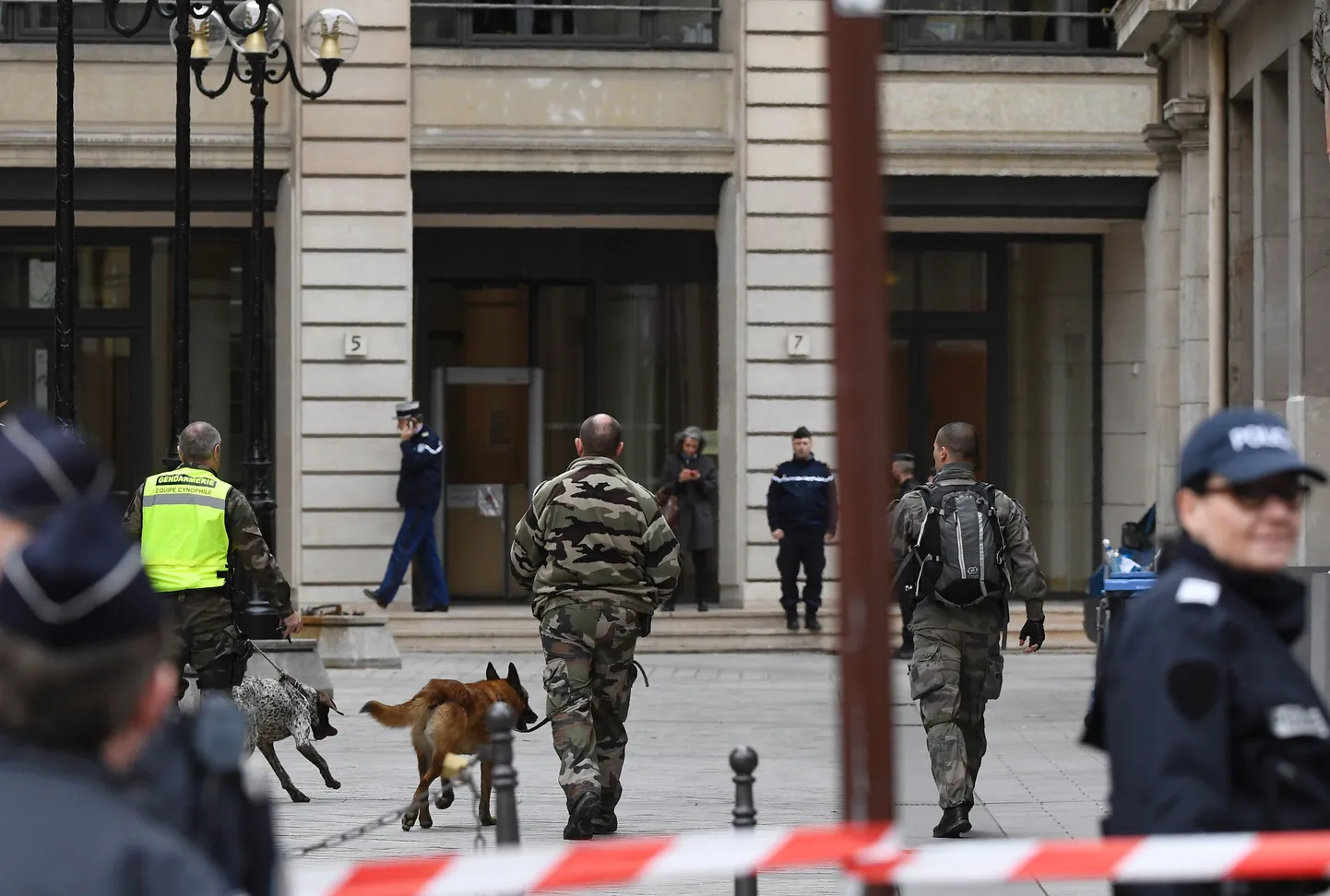Evakueeritud riikliku rahandusprokuratuuri peakorter Pariisis.