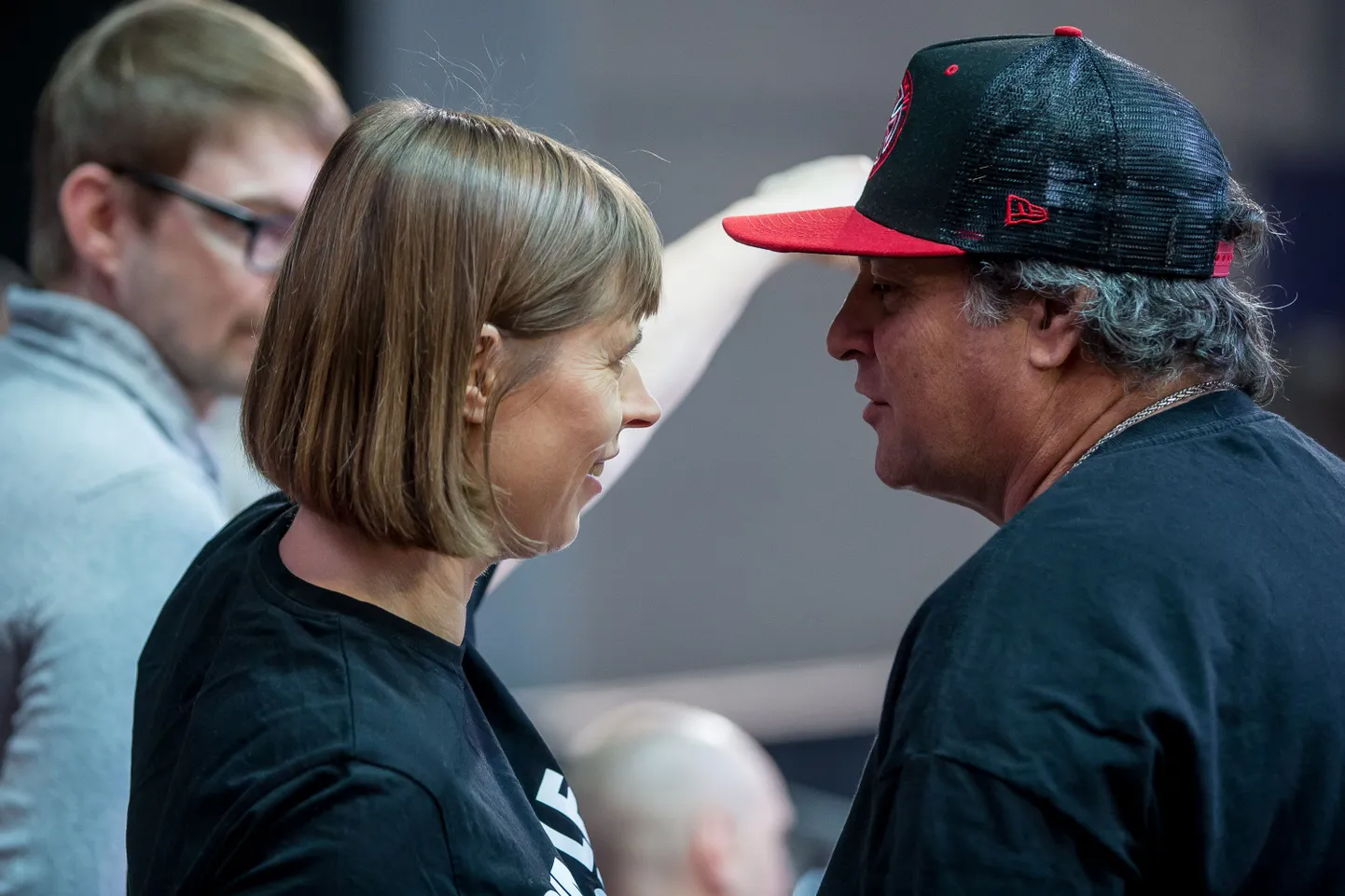 President Kersti Kaljulaid ja vigursuusataja Kelly Sildaru avasid Simple Sessioni.