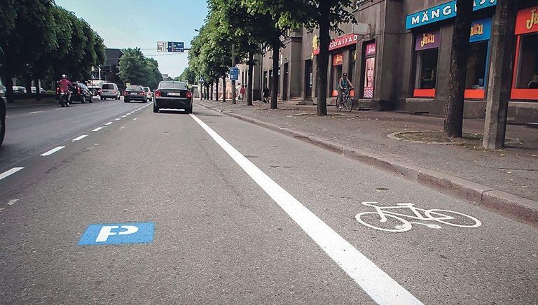 Jalgrattaloendus selgitas, et suvisel ajal on Akadeemia tänav ja Kesklinna sild Pärnu intensiivsemaid rattaliikluskohti.