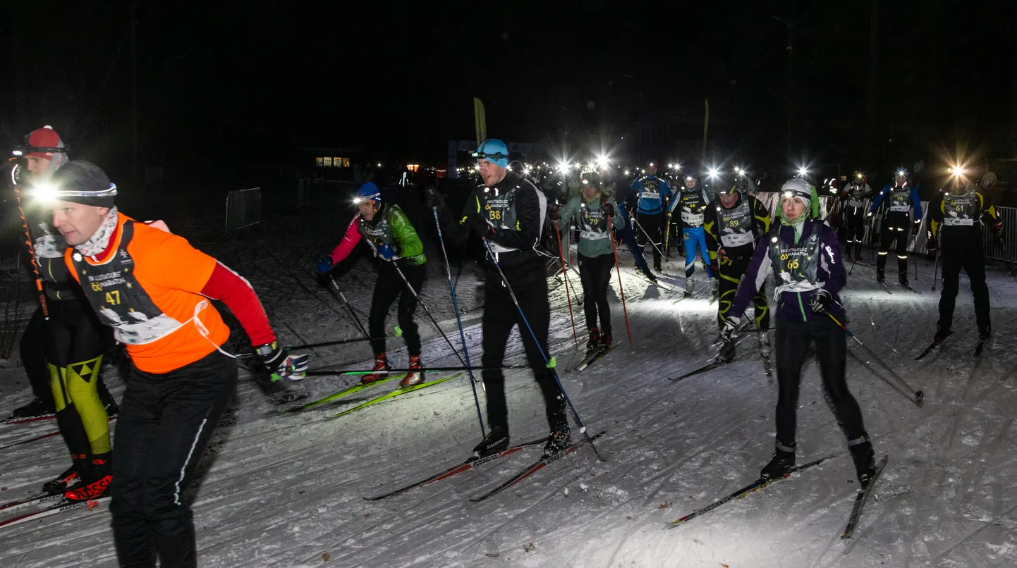 Öömaratonile startis 190 suusatajat.