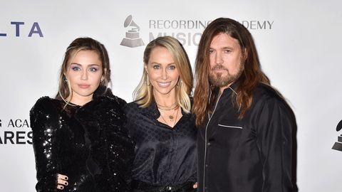 ALATU ⟩ Laulja Miley Cyrusi isa Billy Ray Cyrus sõimas oma endist abikaasat li*uks