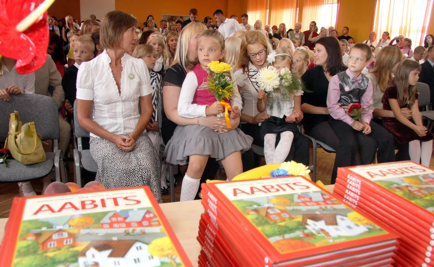 Esimese klassi minevaid lapsi on tänavu vähem kui möödunud aastal.
