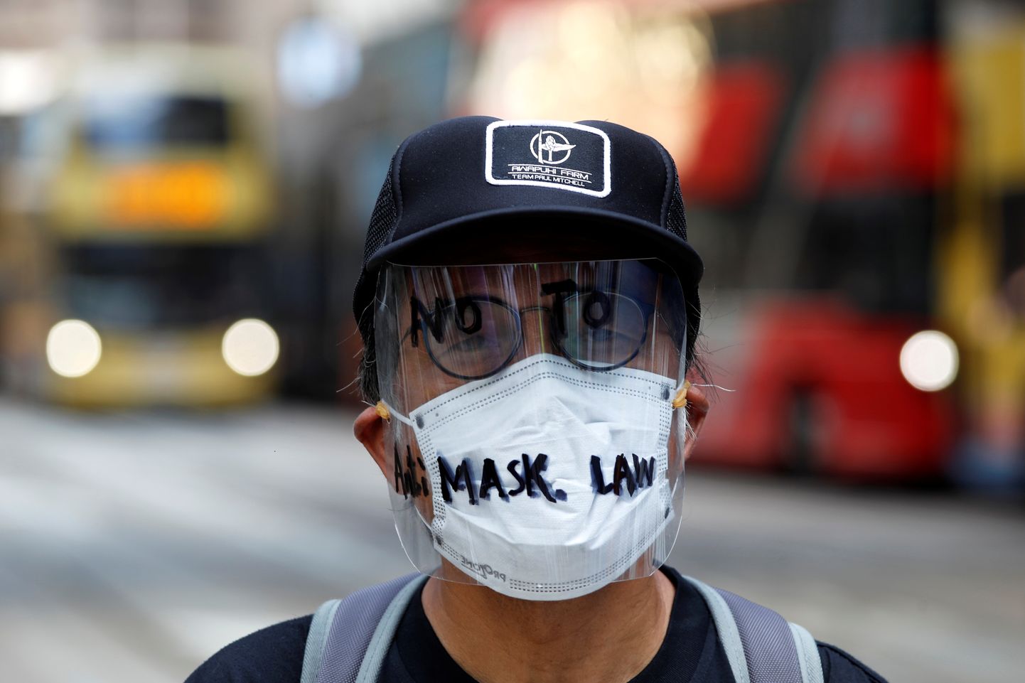 Maske keelava seaduse vastane meeleavaldaja Hongkongis.