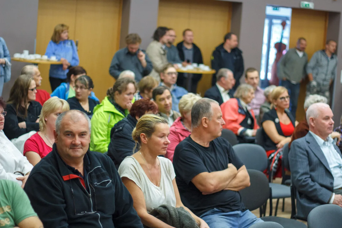 Teeõhtu teemal Pagulased ja meie, kas me mahume? Valga rahvas arutles pagulaste teemal. Diskussioon, pagulased, koosolek

Foto: Arvo Meeks/Valgamaalane