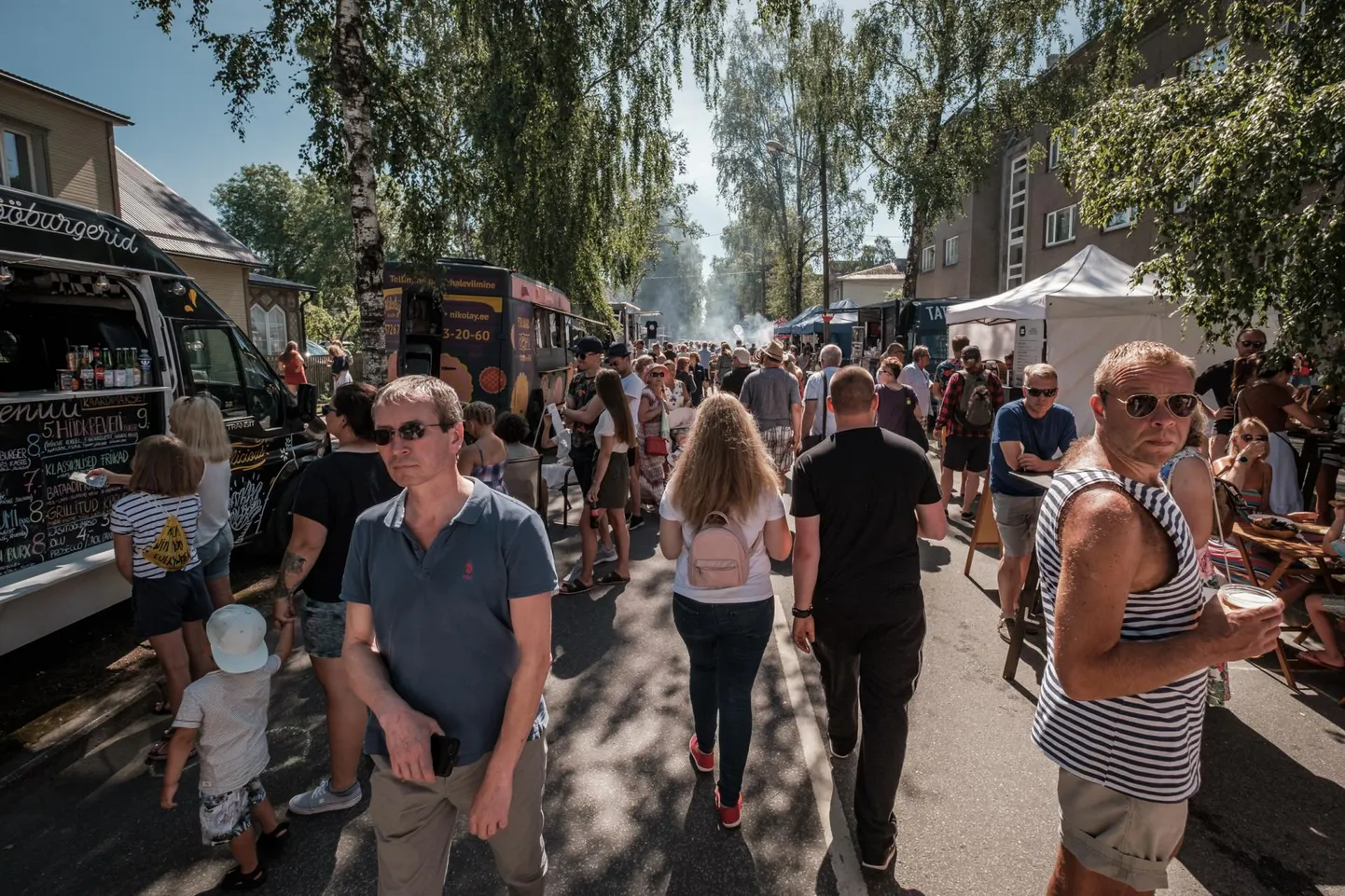 Mullune tänavatoidufestival meelitas Supeluse tänavale tuhandeid inimesi.