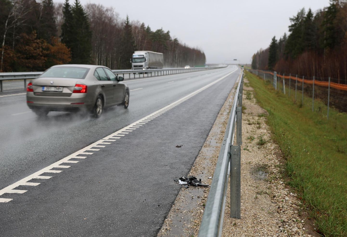 Õnnetus, kus hukkus 30-aastane Harjumaalt pärit mees, juhtus mullu 4. novembril Kardla külas Kärevere silla lähistel. Neljarajaline lõik on seal mõlemalt poolt raudpiirete ja loomataradega piiratud.