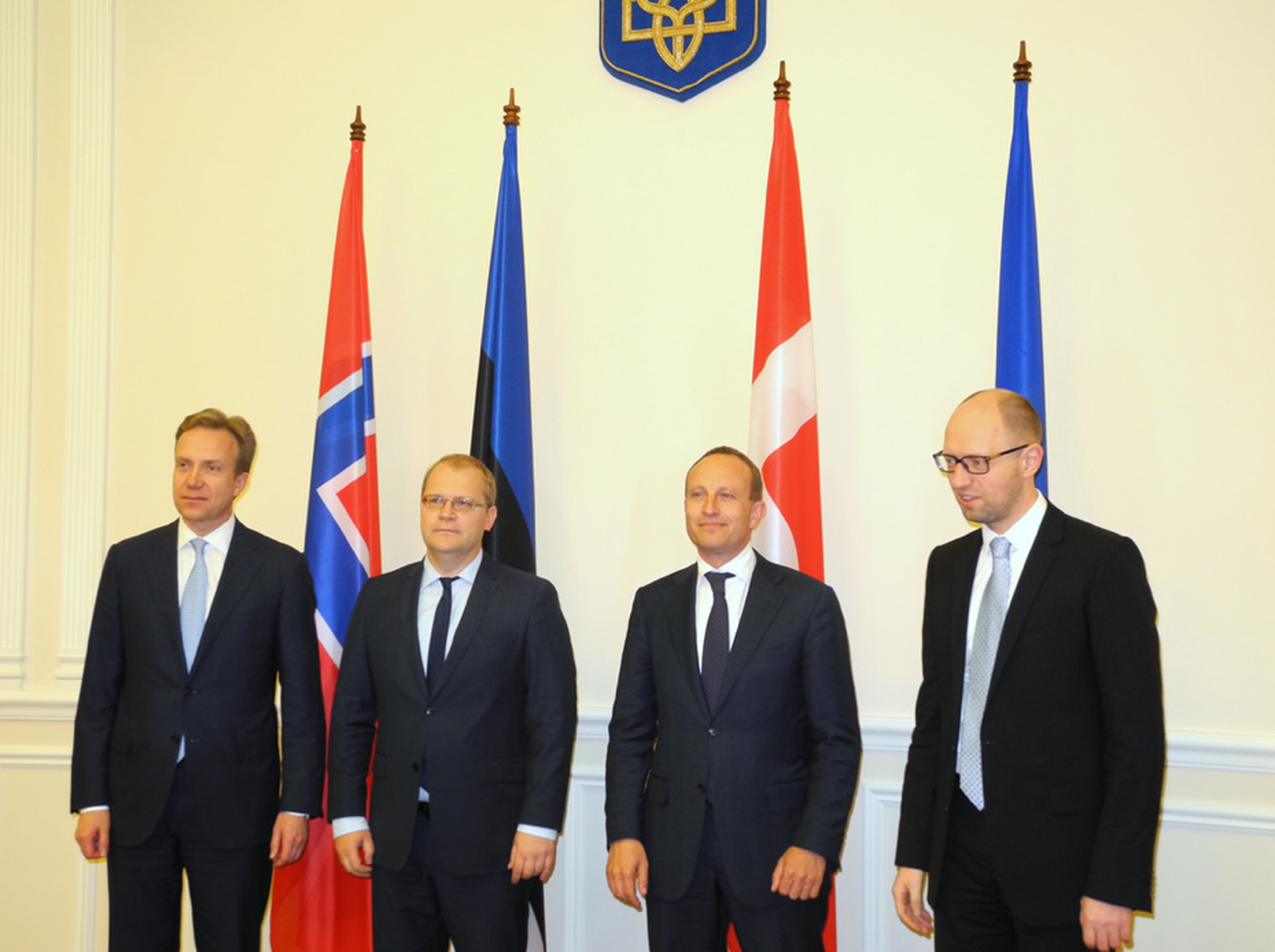 Välisminister Urmas Paet reedel Kiievis koos Norra välisministri Børge Brende, Taani välisministri Martin Lidegaardi ja Ukraina peaministri Arseni Jatsenjukiga.