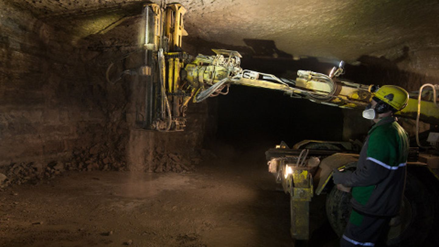 Praeguse kaevandamismahu juures − 8,2 miljonit tonni aastas − jätkub Estonia kaevanduses põlevkivi hinnanguliselt veel 10−15 aastaks.
