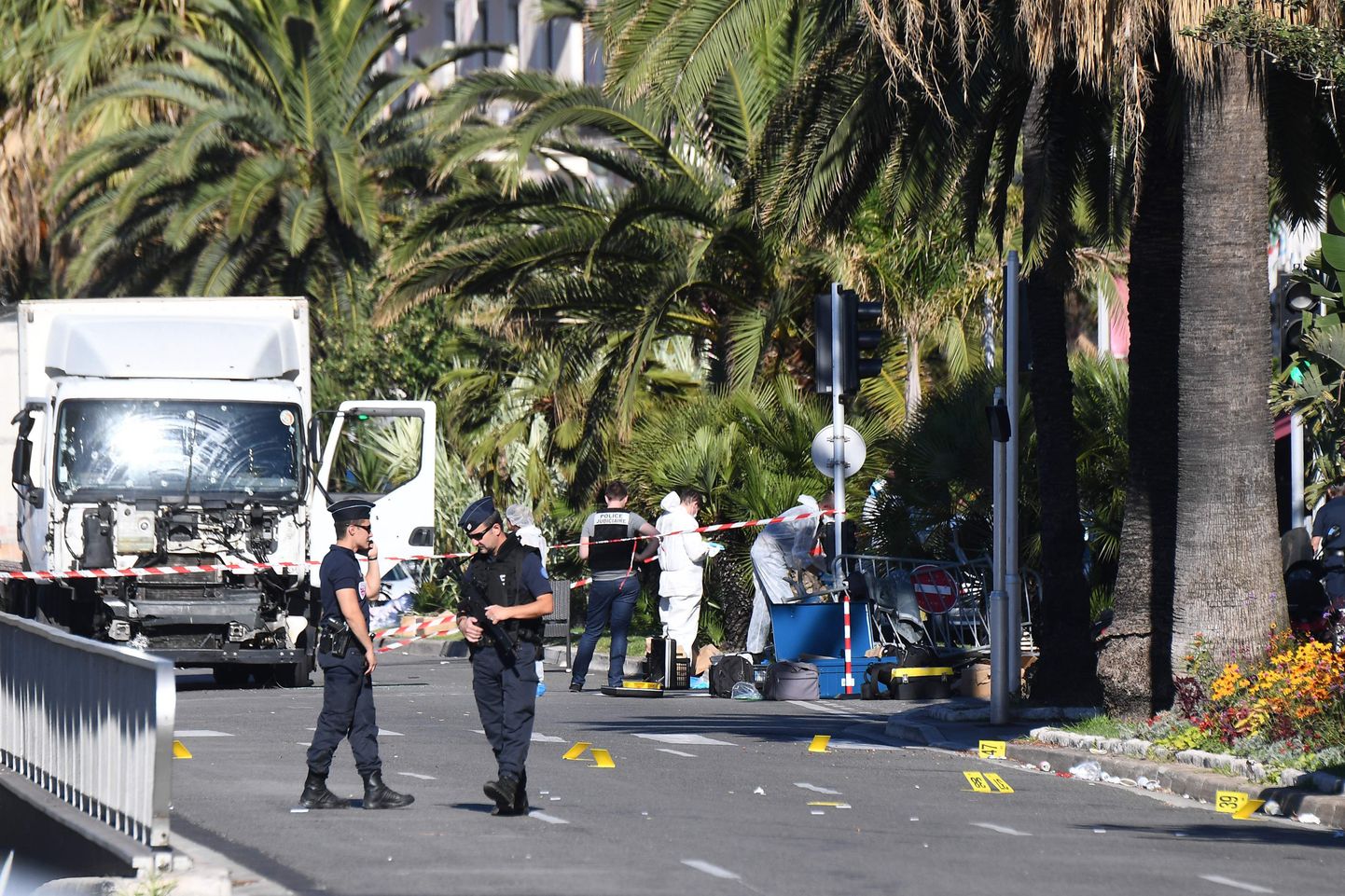 Nice'i rünnaku sündmuspaik ja sõiduk, mida kasutati