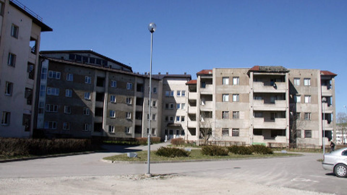 Ahtme linnaosas asuvas Kohtla-Järve vanurite hooldekodus on  sajast elanikust nakatunud koroonasse üle 70, lisaks ka üle küme töötaja.