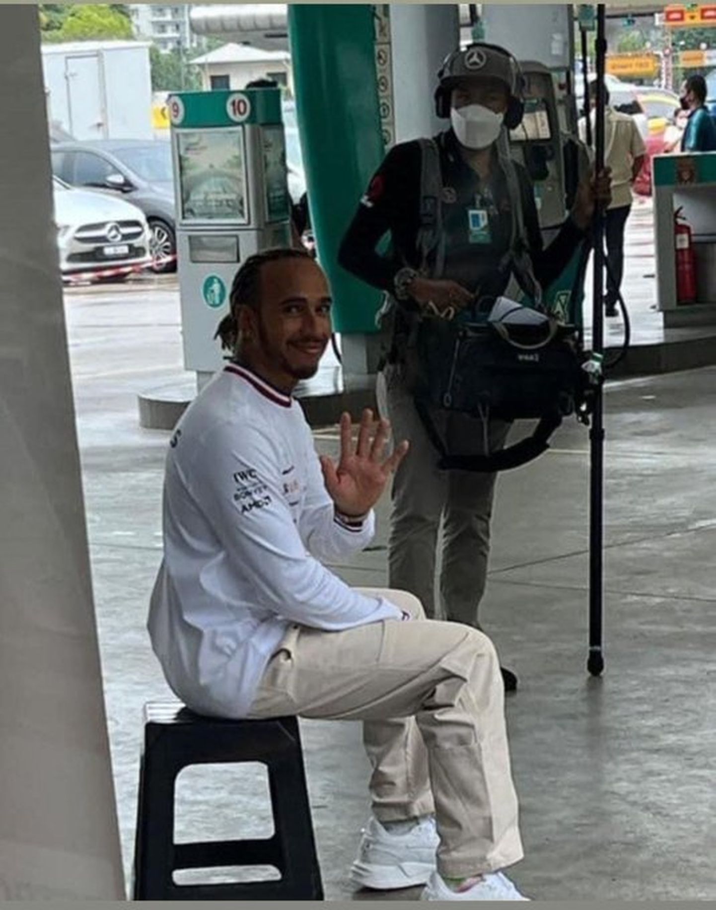 Lewis Hamilton ja tema kuulus tool.