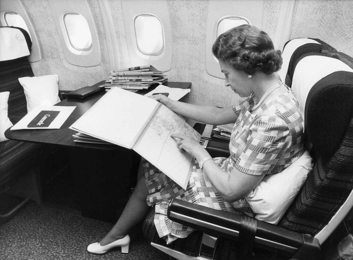 Kuninganna Elizabeth II lennuki Concorde pardal 2. novembril 1977.
