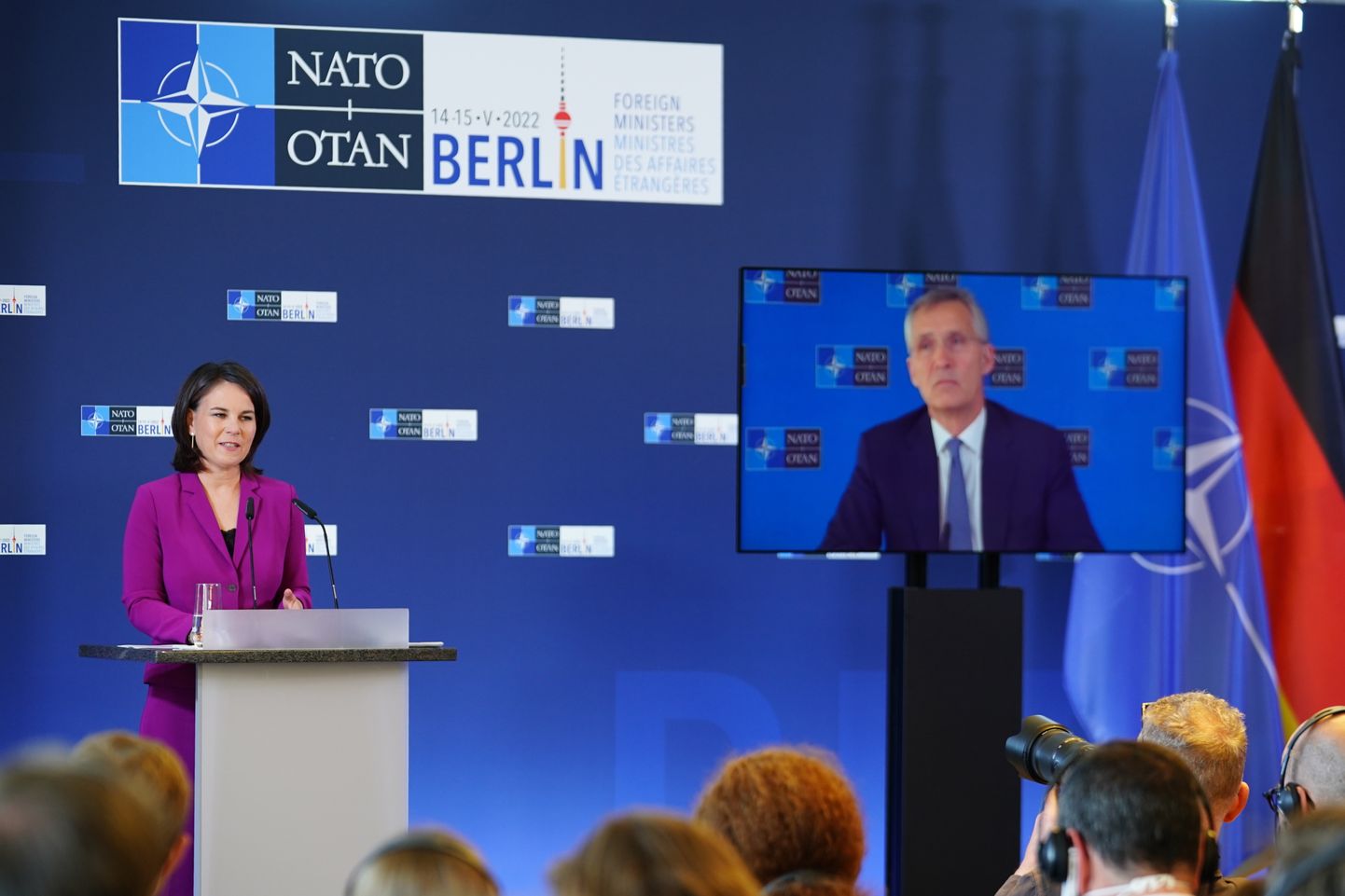Saksamaa välisministri Annalena Baerbocki ja NATO peasekretär Jens Stoltenbergi ühine pressikonverents täna Berliinis.
