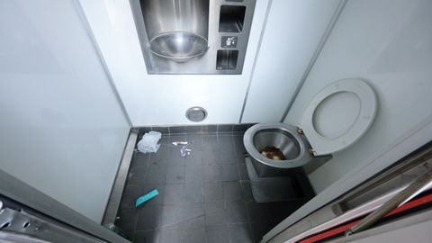 Roojatud ja lagastatud Tartu avalikud käimlad peletavad ka julgema inimese