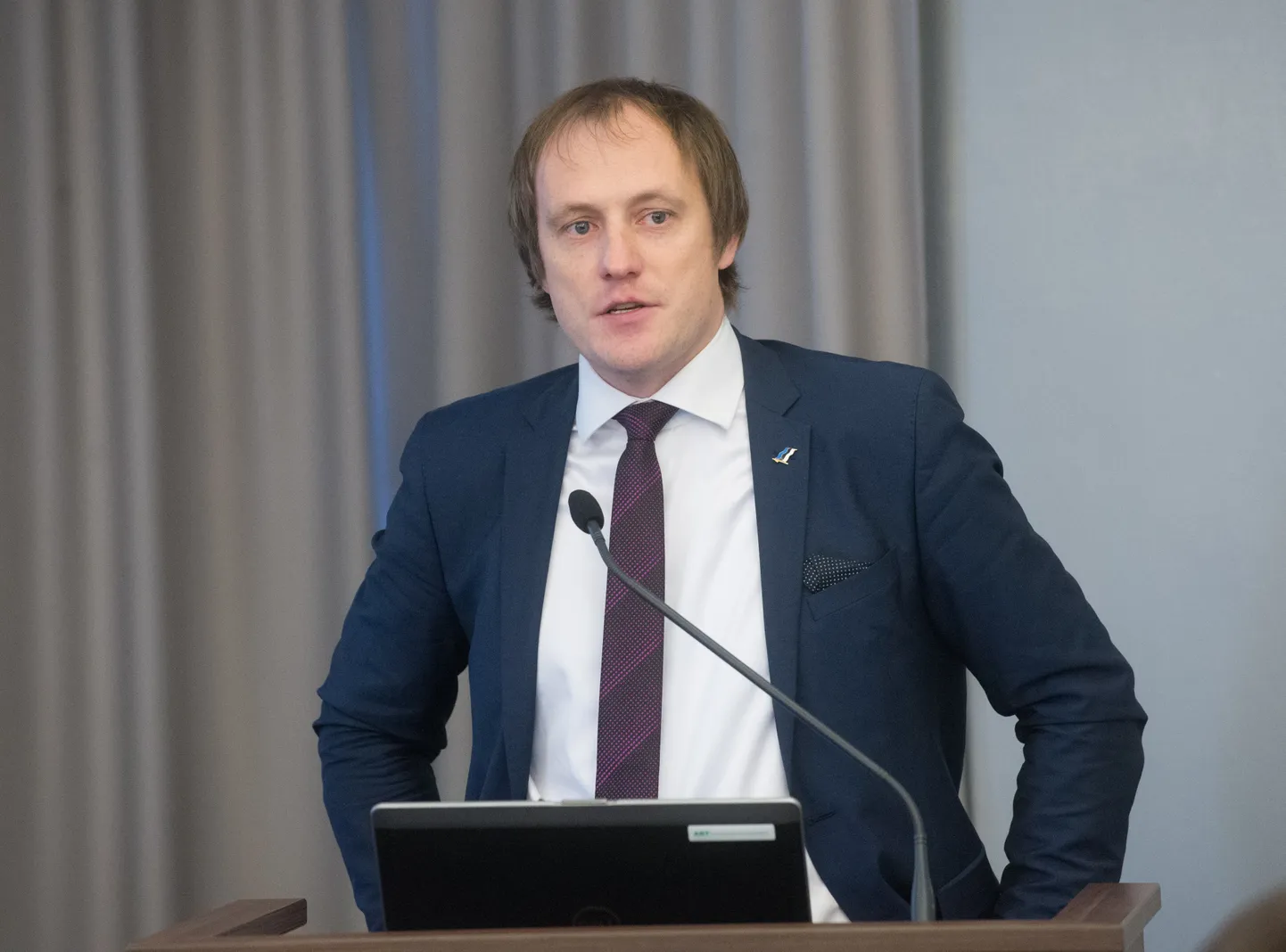 Taavi Kotka lõi tüdrukutele kooli HK Unicorn Squad.