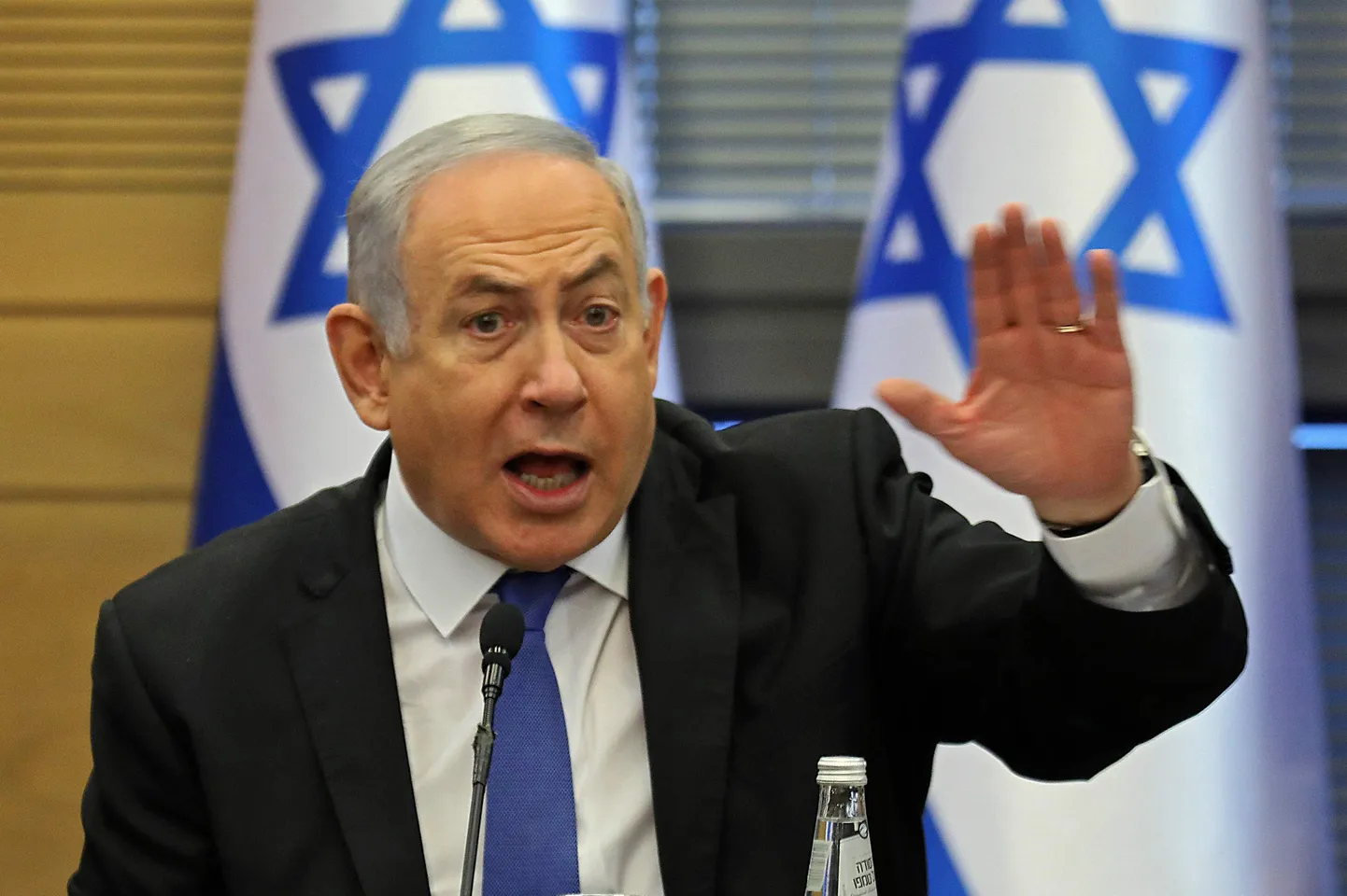 Iisraeli peaminister Benjamin Netanyahu nimetas neljapäeval tema vastu esitatud süüdistusi võimuhaaramiskatseks.