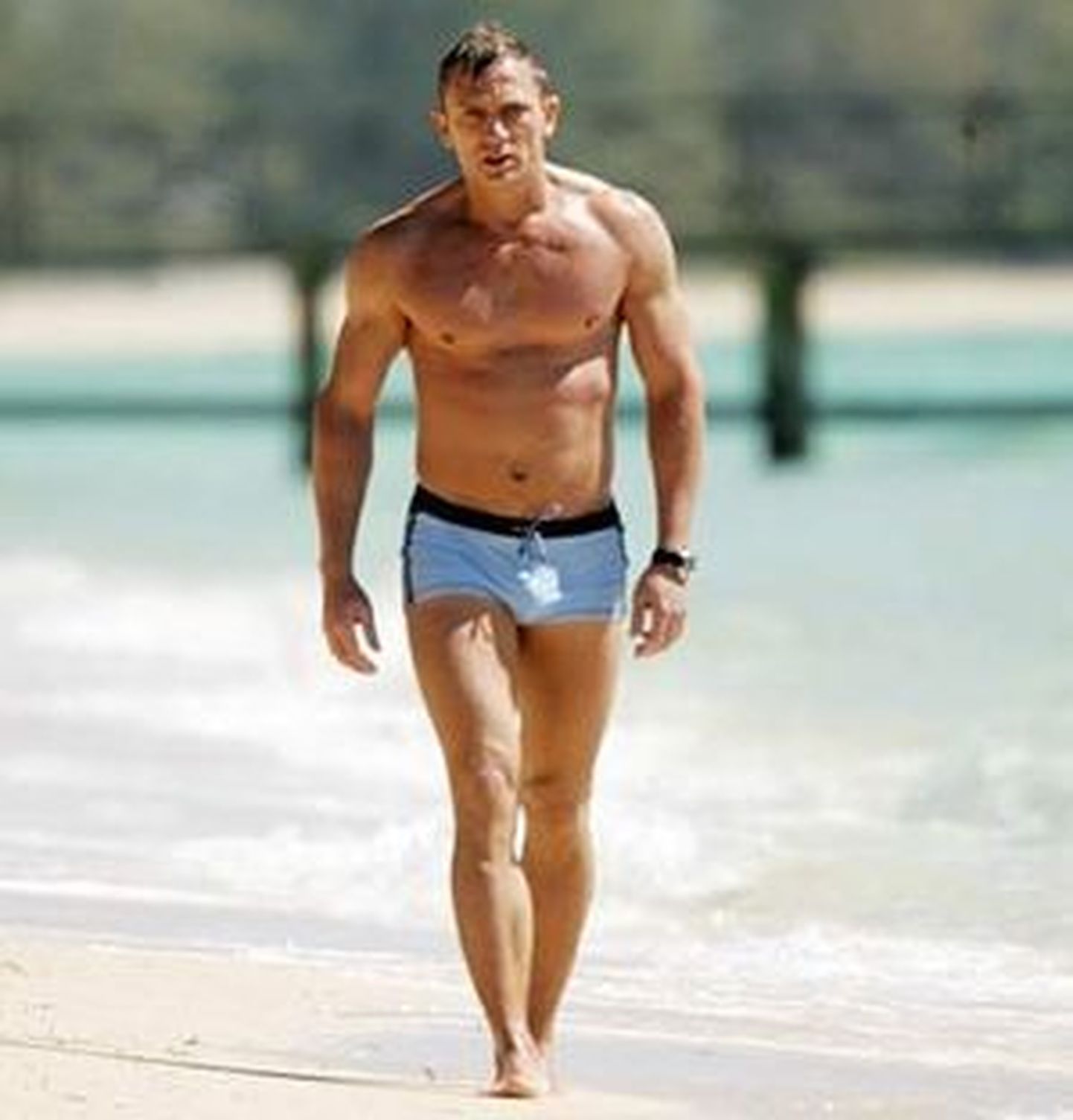 Daniel Craig ujumispükstes filmis «Casino Royale»