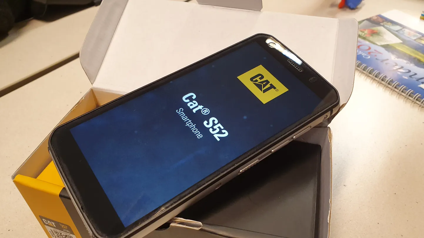 Cat S52
