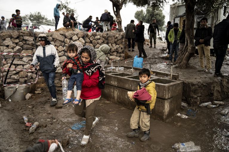 Лагерь беженцев в греческом Мориа, в котором находится больше 5000 детей.