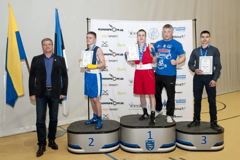 Matvei Starikov koos isa Albertiga