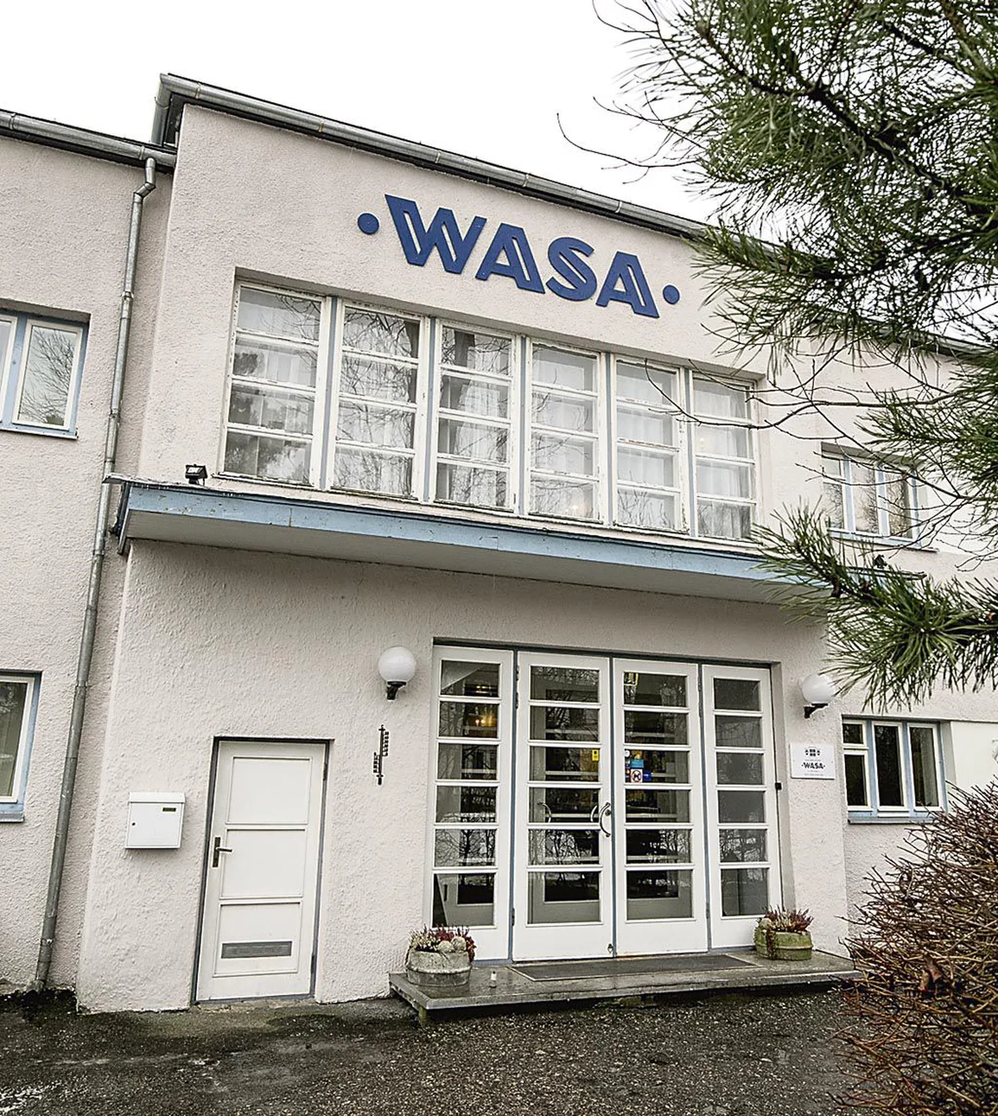 2011. aastal otsustas Pärnu linn müüa 23,4 miljoni Eesti krooniga Wasa eelkäijale Pärnu Ravikeskus OÜ-le Sõpruse taastusravikeskuse aktsiad.