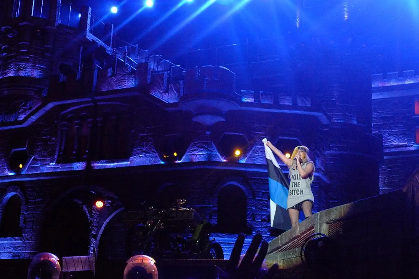 Леди Гага на концерте в Таллинне.