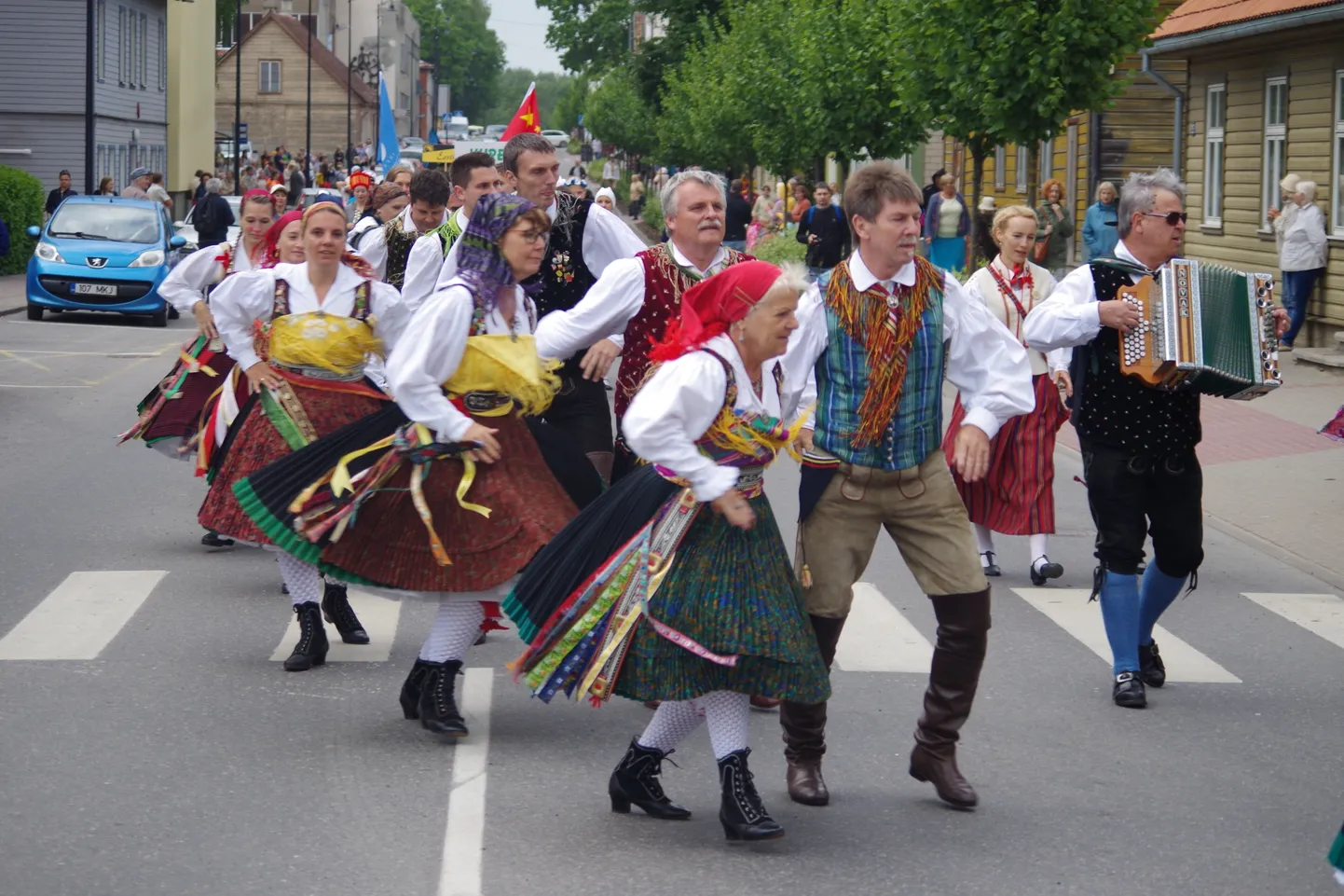 24. pärimustantsu festival.